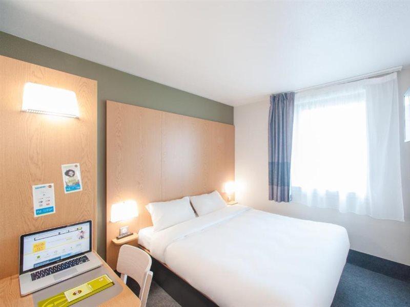 B&B Hotel La Rochelle Beaulieu Пюильборо Экстерьер фото