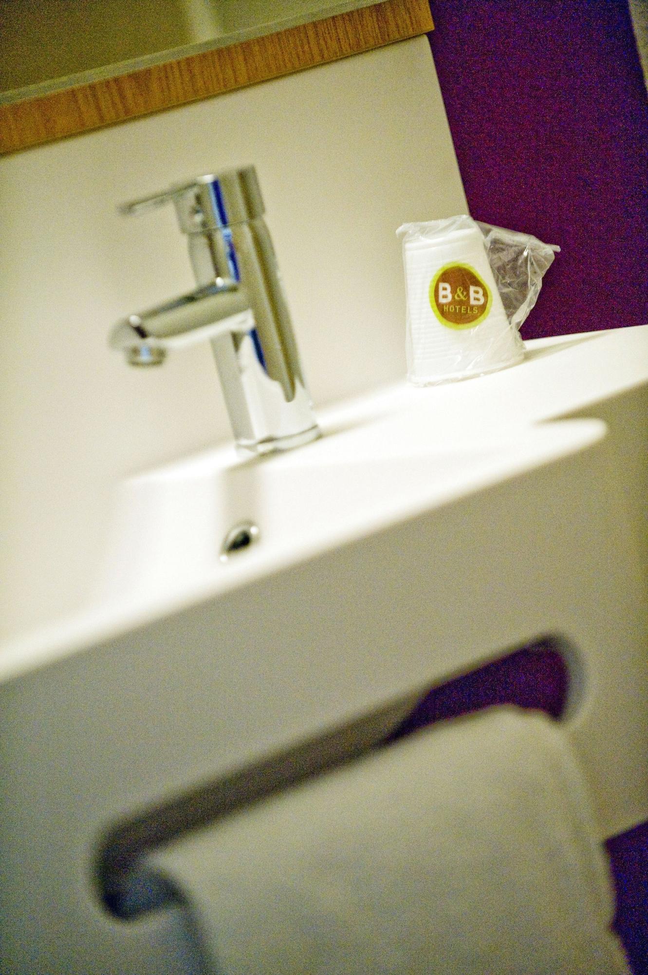B&B Hotel La Rochelle Beaulieu Пюильборо Экстерьер фото