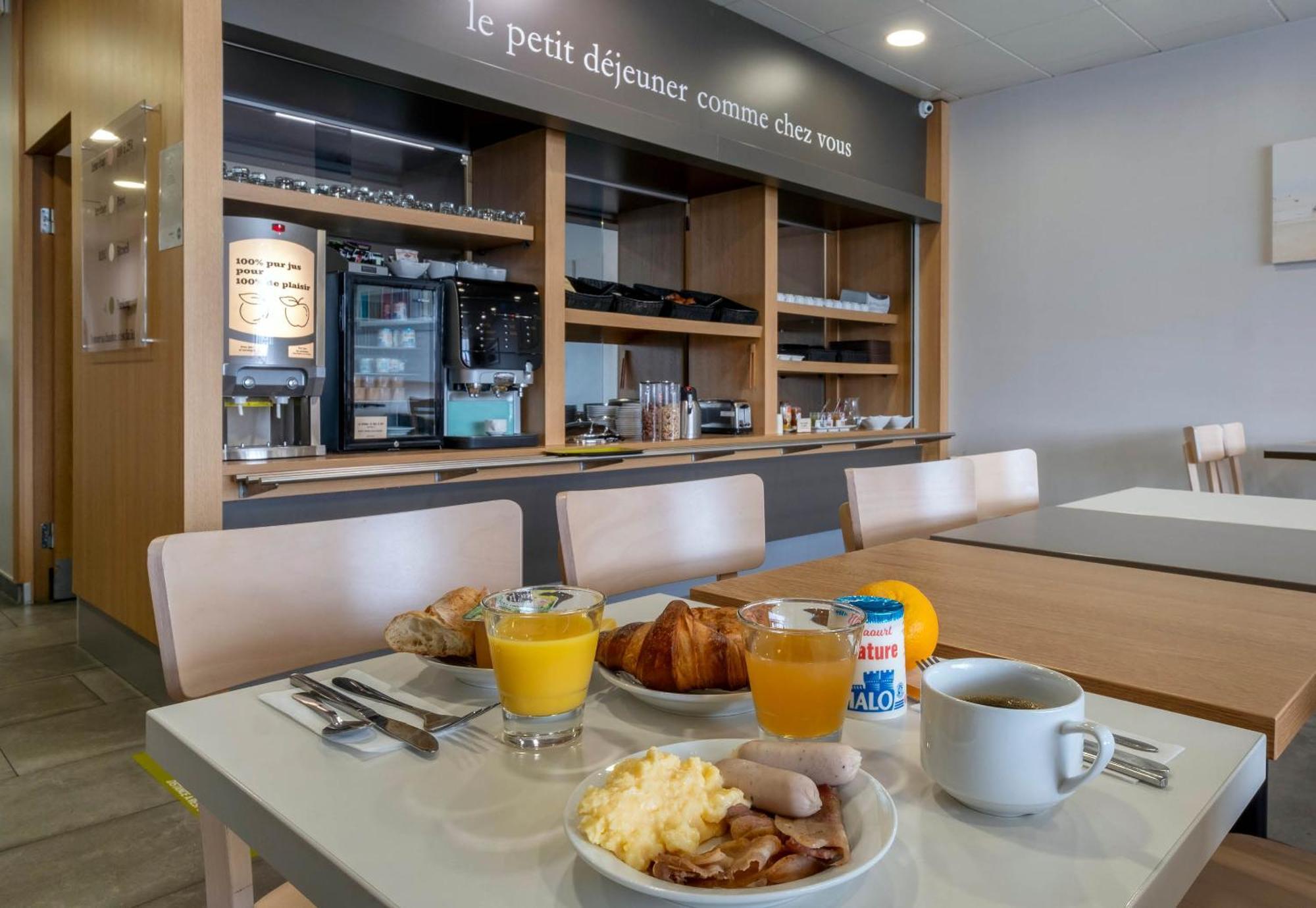 B&B Hotel La Rochelle Beaulieu Пюильборо Экстерьер фото