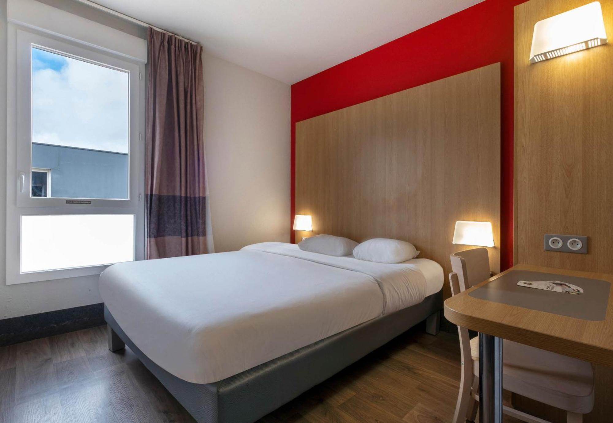 B&B Hotel La Rochelle Beaulieu Пюильборо Экстерьер фото