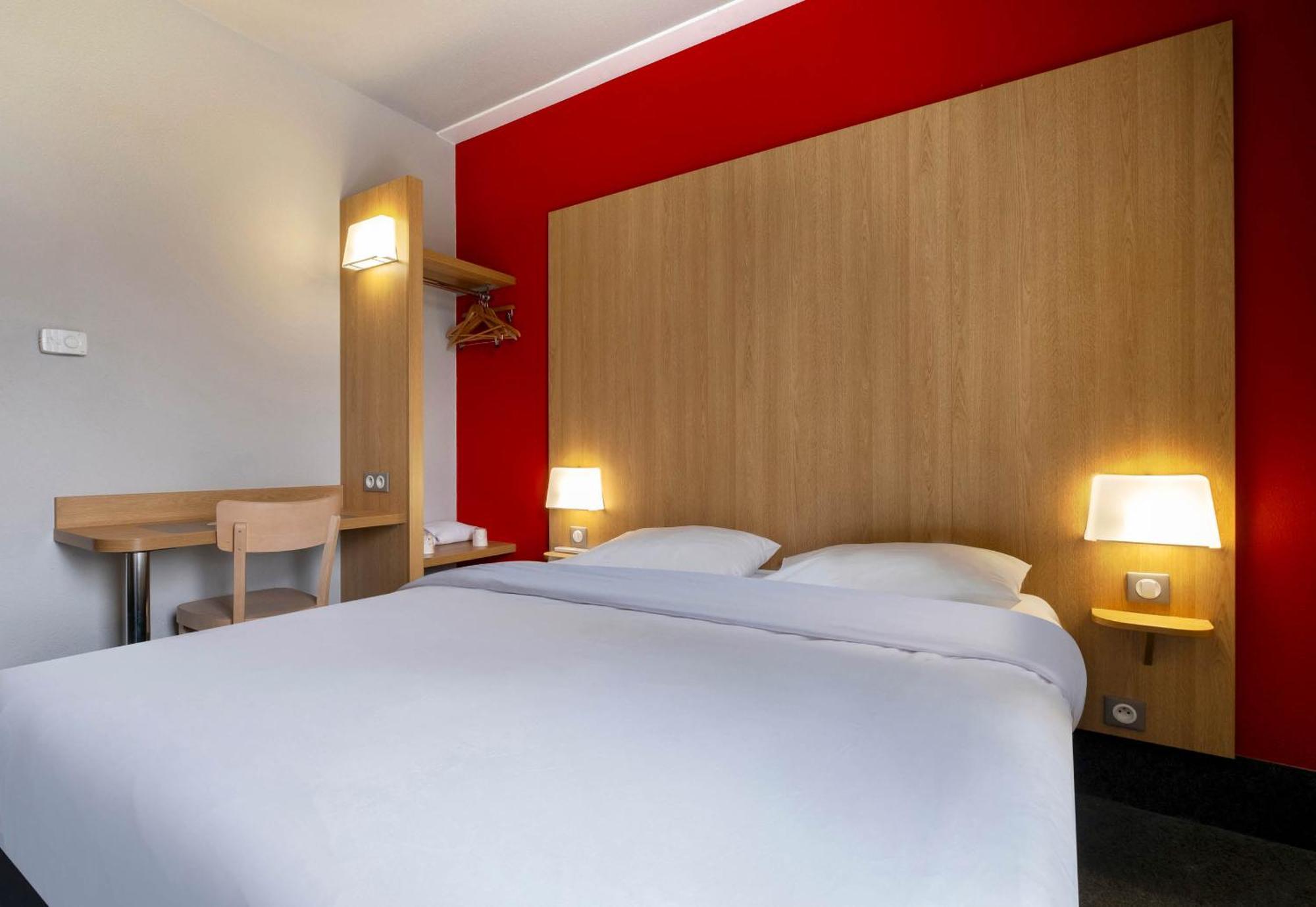 B&B Hotel La Rochelle Beaulieu Пюильборо Экстерьер фото