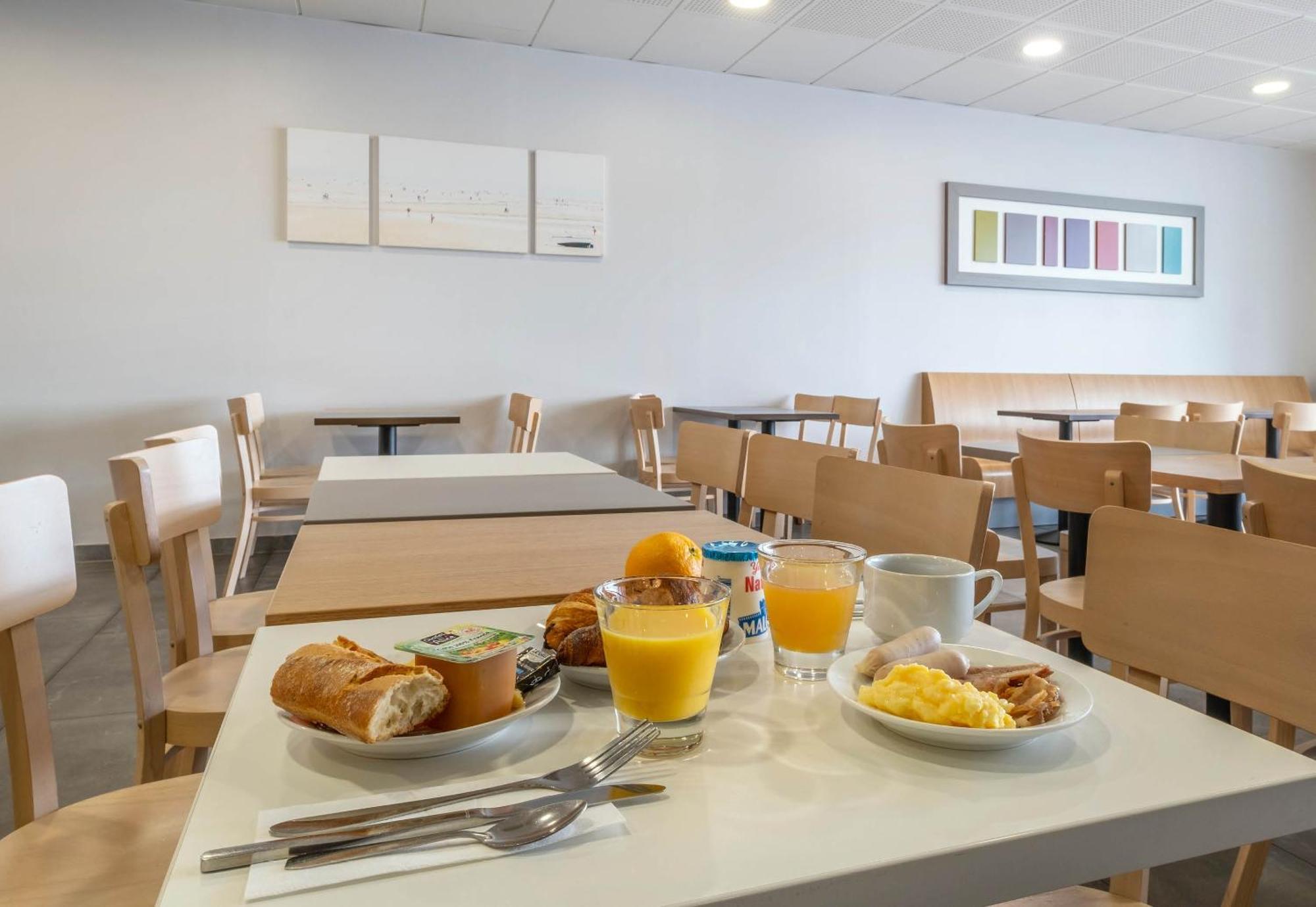 B&B Hotel La Rochelle Beaulieu Пюильборо Экстерьер фото